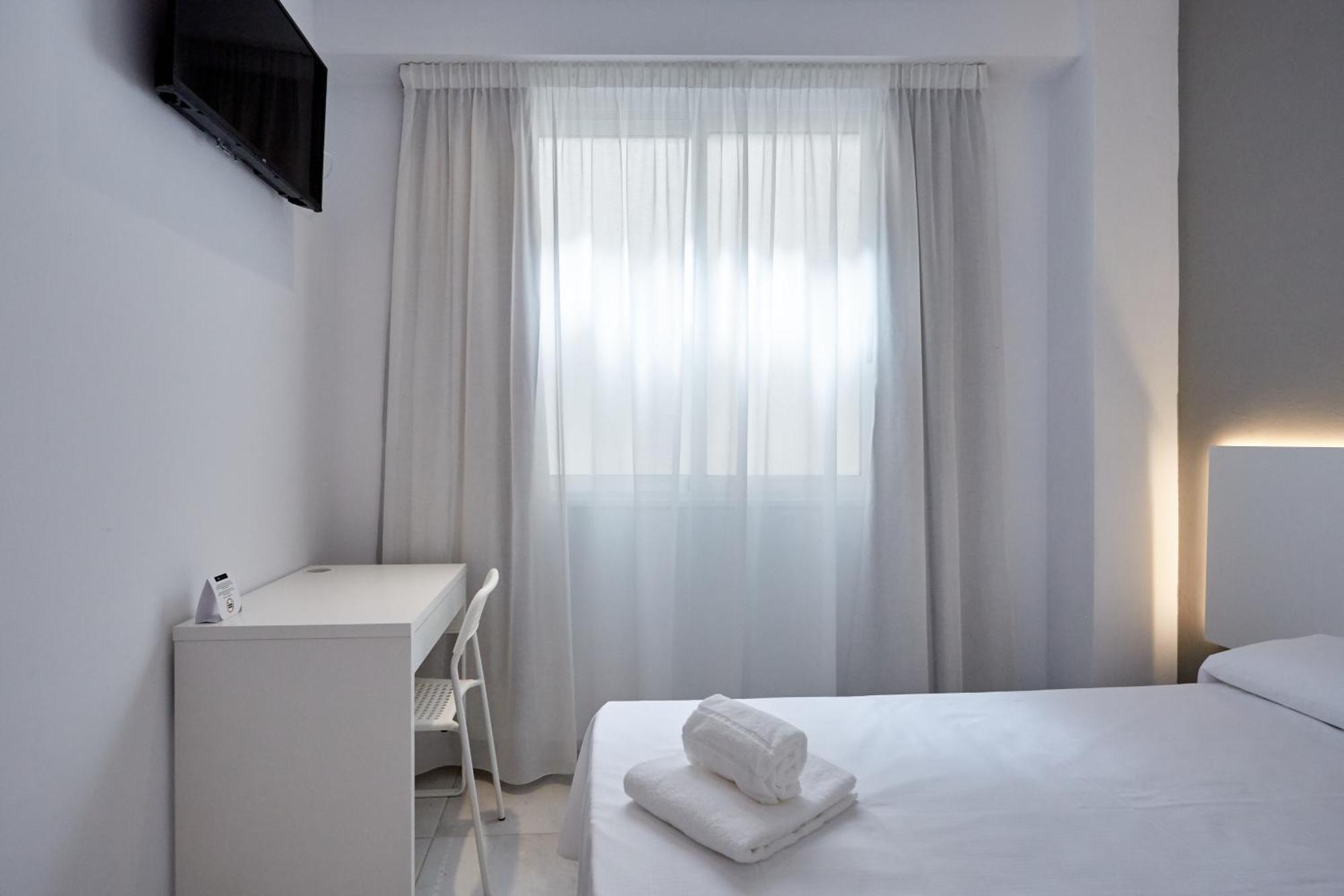 Dl Port Hotel 2*